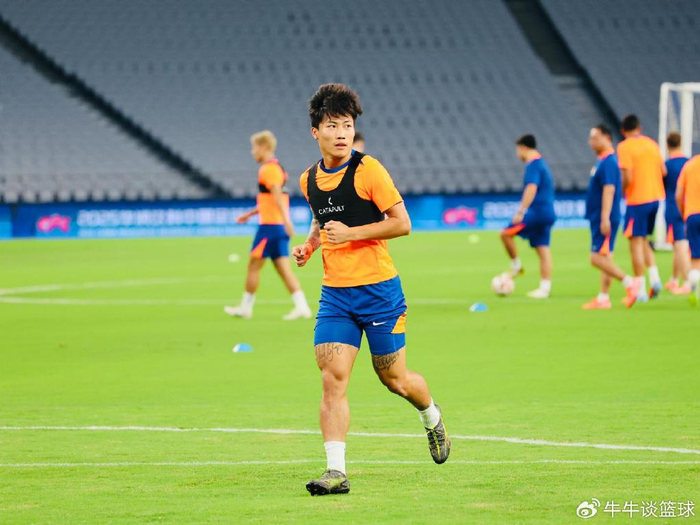 直击泰山队22人训练,主力缺席已成定局,韩鹏相信球员的能力