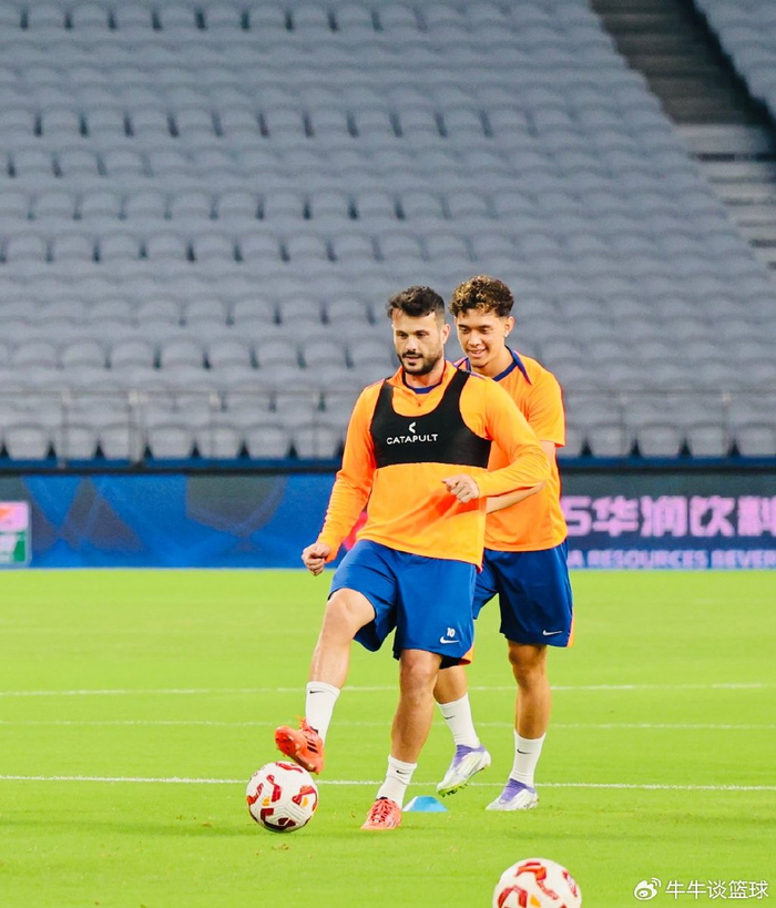 直击泰山队22人训练,主力缺席已成定局,韩鹏相信球员的能力