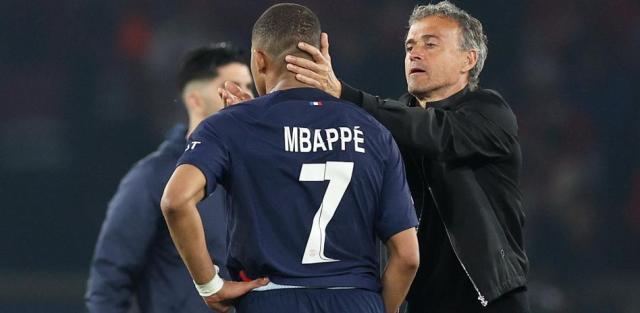 梁宏业：巴黎一到关键比赛就掉链子这不是个偶然