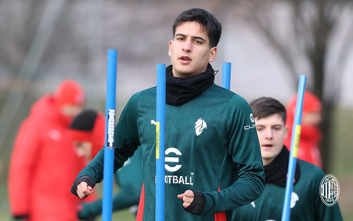 vip 注册地址-米兰未来队今日训练备战|AC米兰_新浪体育_新浪新闻