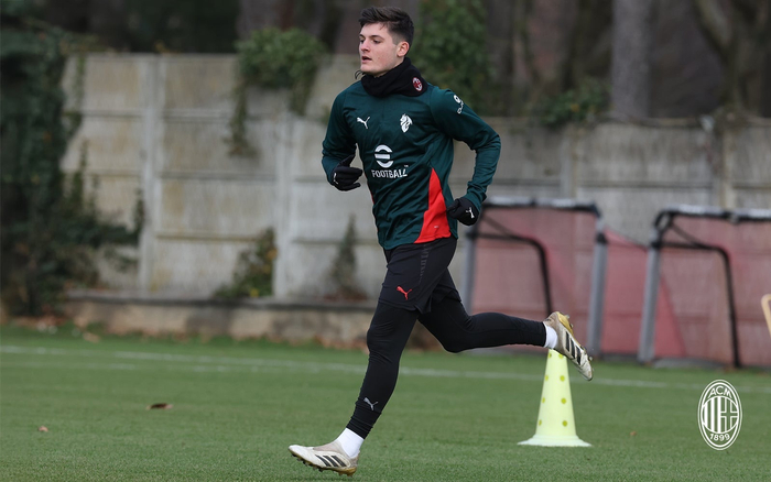 vip 注册地址-米兰未来队今日训练备战|AC米兰_新浪体育_新浪新闻